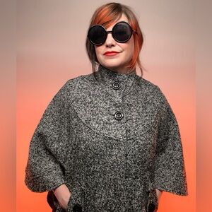 CEJON / Black & White Tweed Cape / Medium - Large